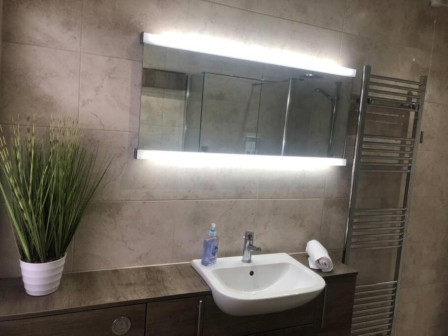 29 Comfort House 2 Bedroom Townhouse With Parking Scunthorpe Esterno foto